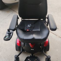 Drive Titan AXS Mid-Wheel Power Wheelchair