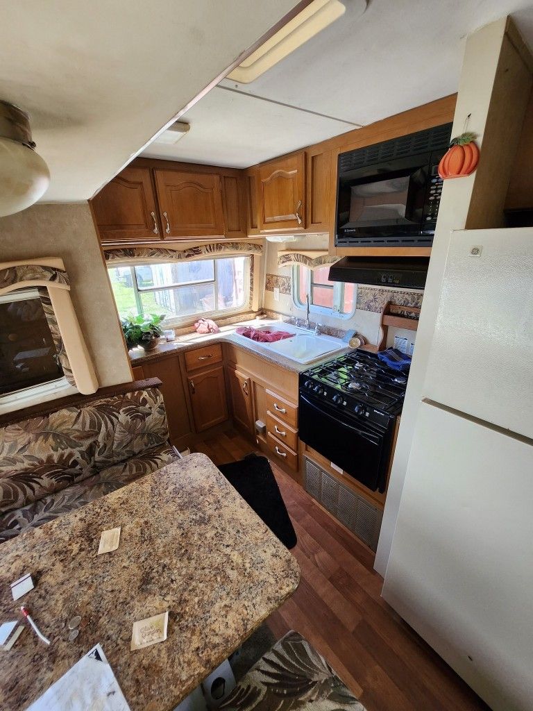 40' Camper W/2 Slide Outs for Sale in Virginia Beach, VA OfferUp