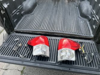 2008 Toyota Tundra Tail Lights