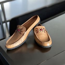 NATURALIZER Ady Tan Leather Mules Flats Slip On Slides Beaded Detail Size 8