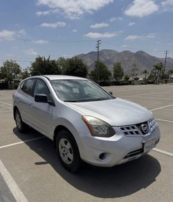 2014 Nissan rouge select