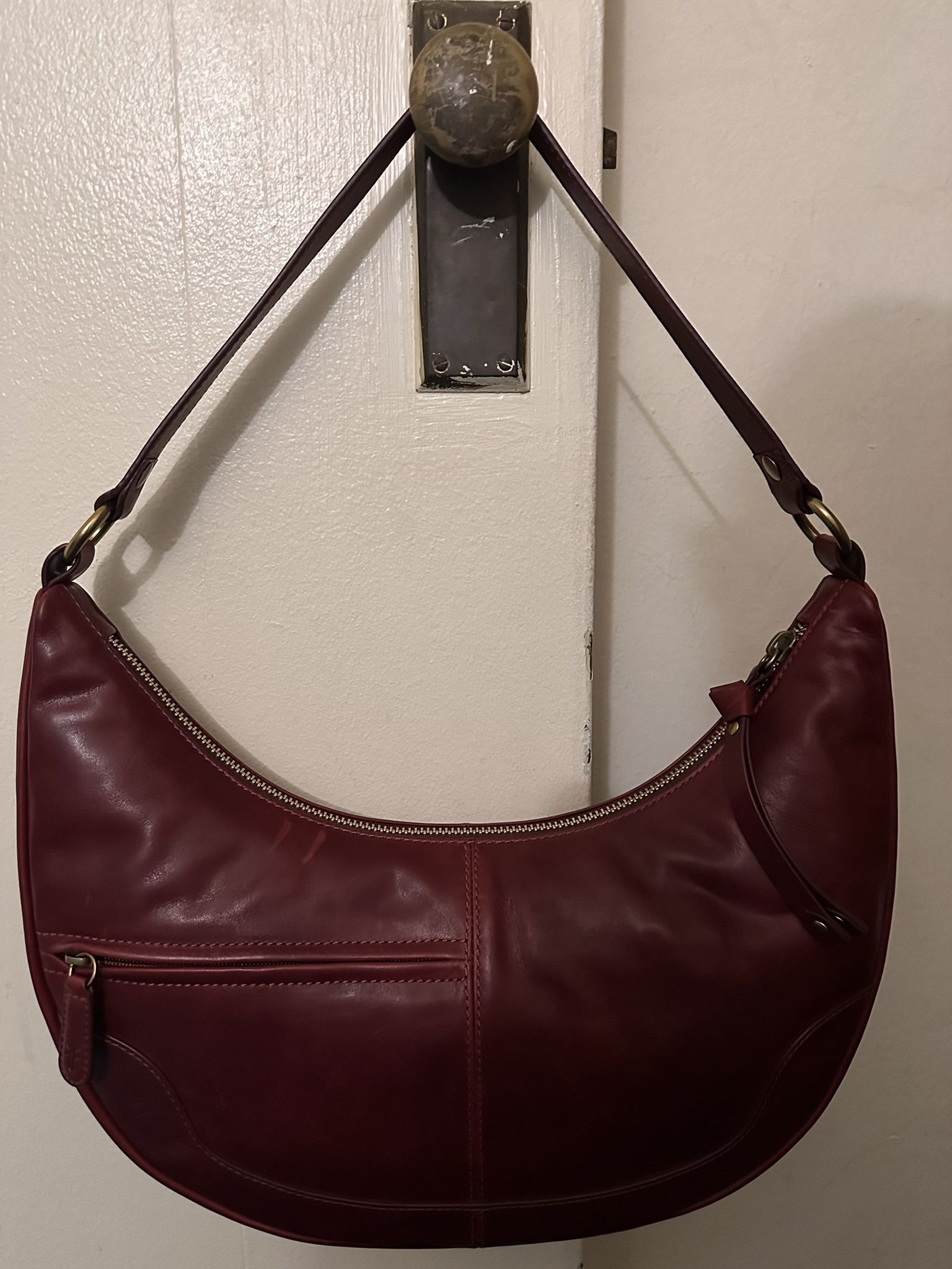 Frye CO Melissa Crescent Hobo color berry Lacquer