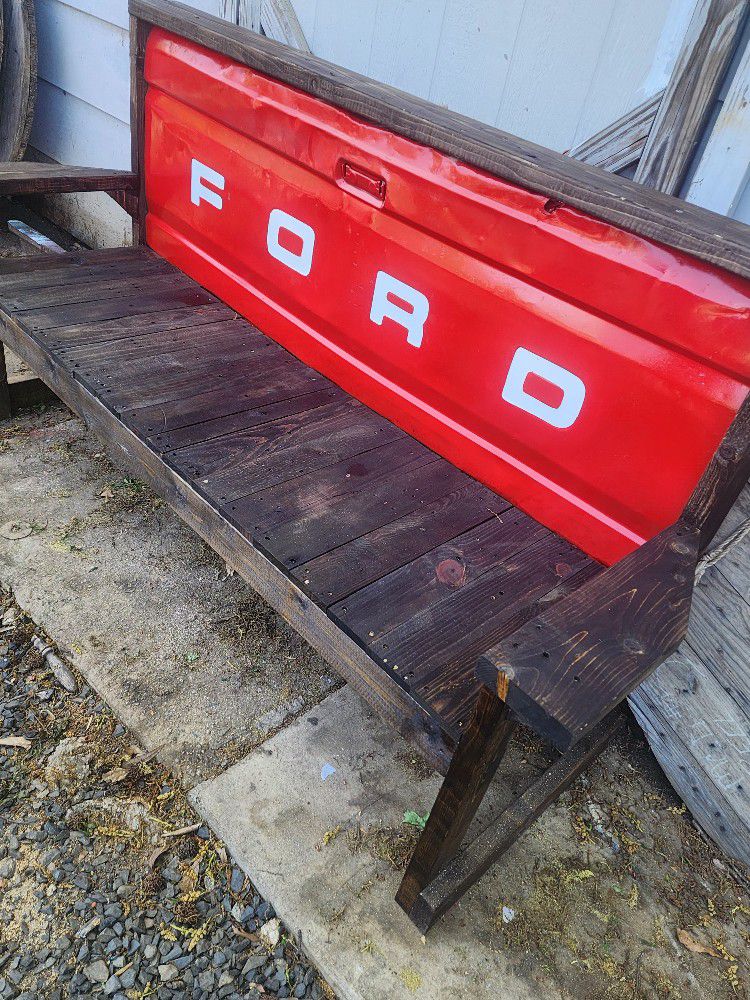 Ford Tailgate Bench 