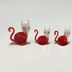 Tiny Cat Family 3/Miniature Whimsical Figurine Handblown Glass Art Collectible - Red/White
