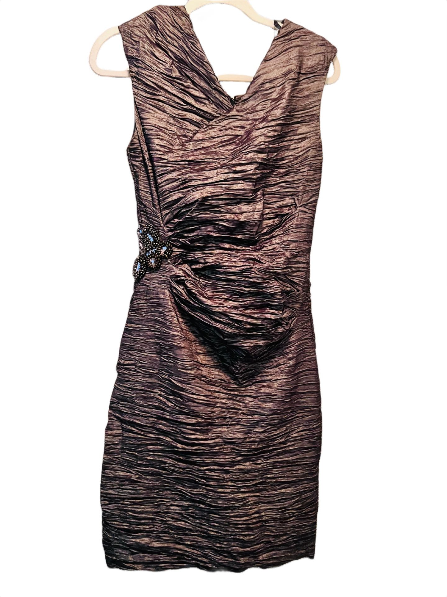 🍾 Calvin Klein | Metallic Ruched Cocktail Dress w/Sparkly Side Brooch | $40 | Size 6 | Party 🍾