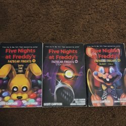 FIVE NIGHTS AT FREDDYS books!