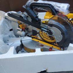 Dewalt saw