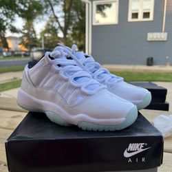 AIR JORDAN 11 RETRO LOW (GS) 4Y