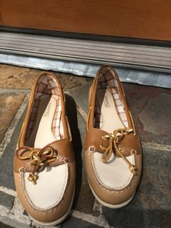 Ladies sperry boat shoes size 8.5