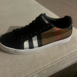 Burberry Sneaker Designer