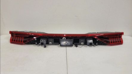 2019 2020 2022 2023 AUDI Q8 CERTER TAILLIGHT LIGHT BAR LED OEM 4M8.945.695.C
