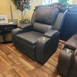 New Diana Black Power Recliner