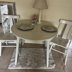 Table With 2 Chairs White