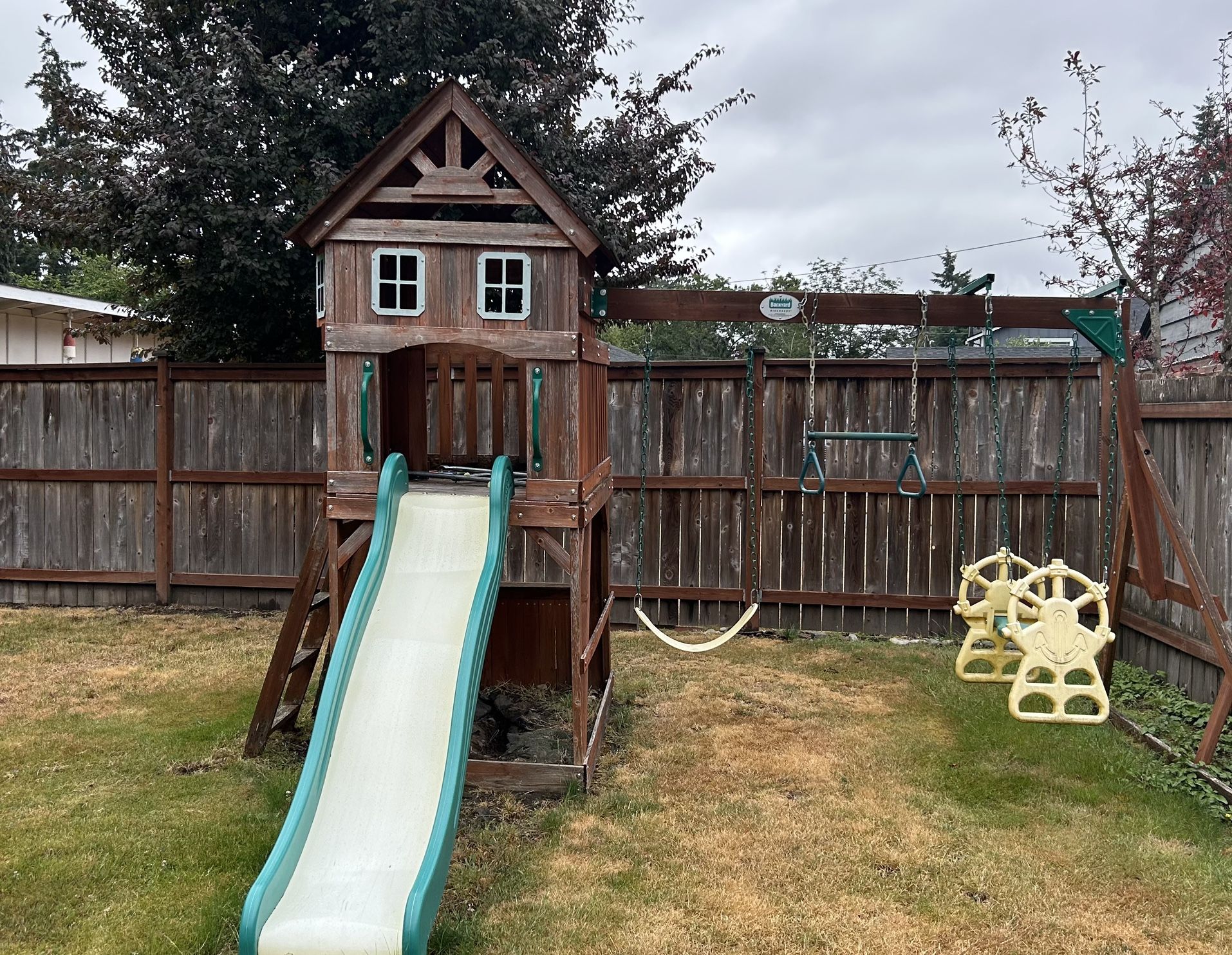 Free-Big Toy/Swing Set