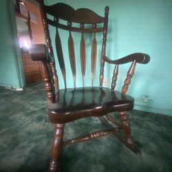 Antique Brown Oak  Rocking Chair!