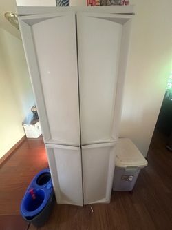 Plastic storage cabinet / pantry
