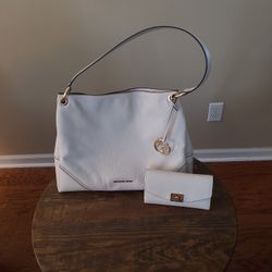 MICHAEL KORS PURSE AND MATCHING WALLET