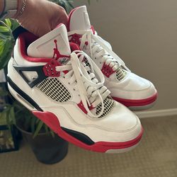 Nike Air Jordan 4 Fire Reds 