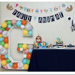 Party Animal Zoo Decorations Banner Table cover Balloons