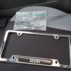 Mini Cooper License Plate Chrome frame in Very Good Condition Asking $10 Firm on Price 