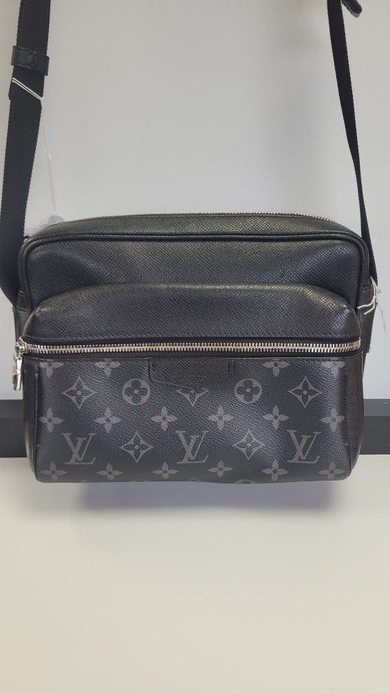 Louis Vuitton Taigarama Messenger Bag