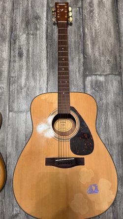 Yamaha Acoustic Guitar