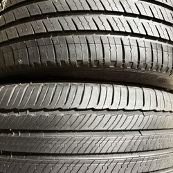 235-40-19 Michelin 