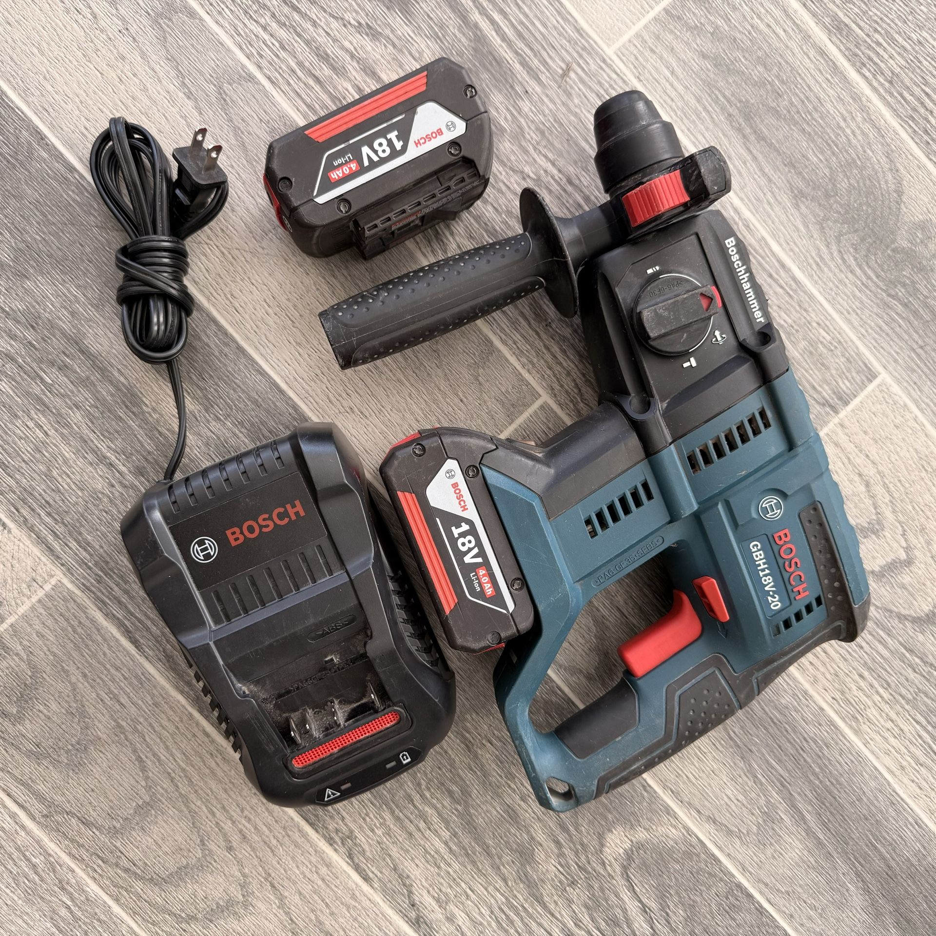 Bosch 18v Rotary Hammer Drill 8-Amp / 2 Batteries / Charger