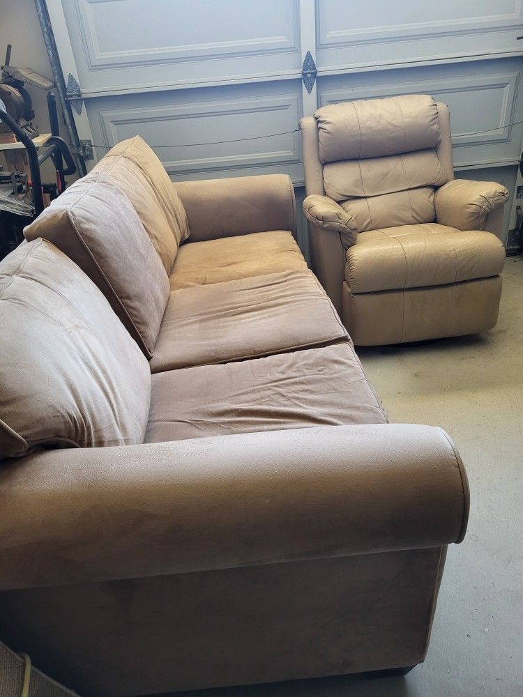 Recliner And Couch Home & Garden
