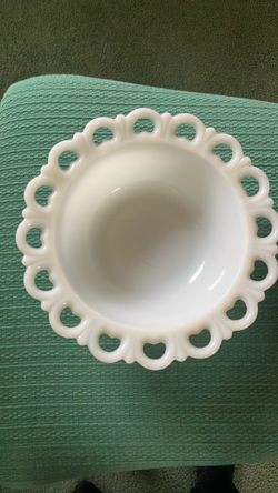Vintage 1950’s Anchor Hocking Old Colony Lace Edge Milk Glass Bowl