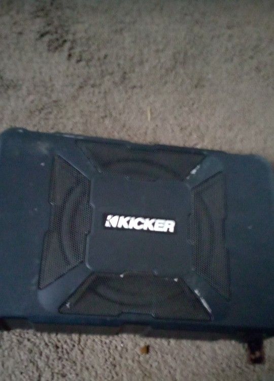 Kicker Hideaway Subwoofer/150w Amplifier
