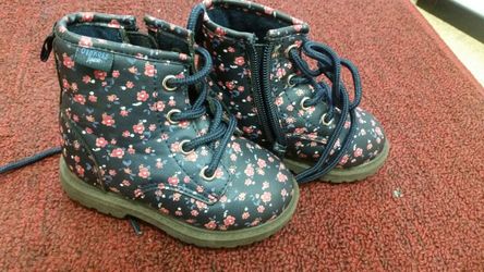 Botas de niña osh kosh talla 5