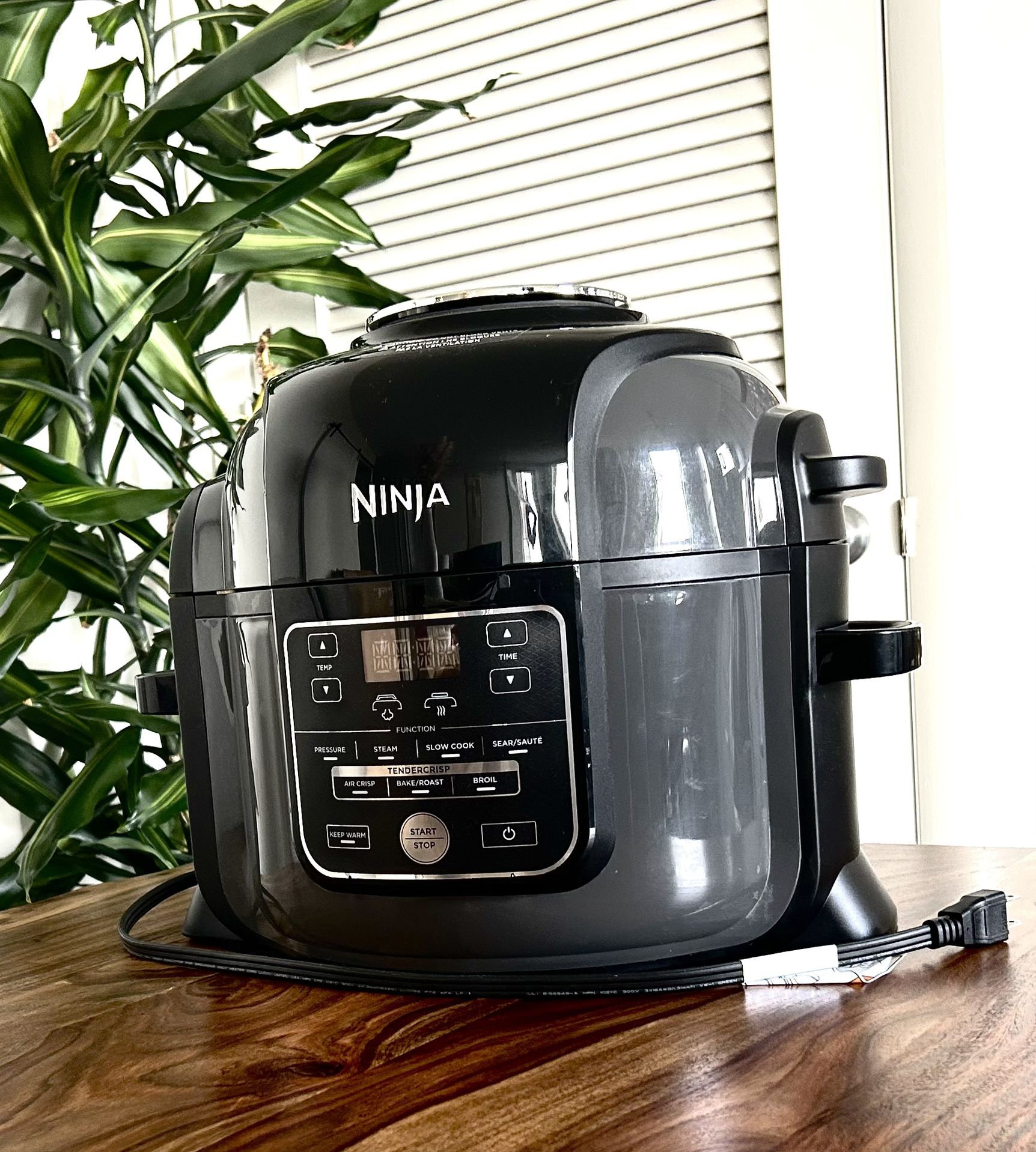 NINJA Pressure Cooker / Slow Cooker / Air Fryer