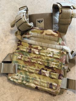 Ocp Plate carrier. Plates and pouch. Military, CrossFit, fitness