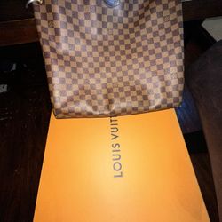 AUTHENTIC LOUIS VUITTON BAG 