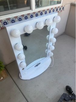 Vanity mirror