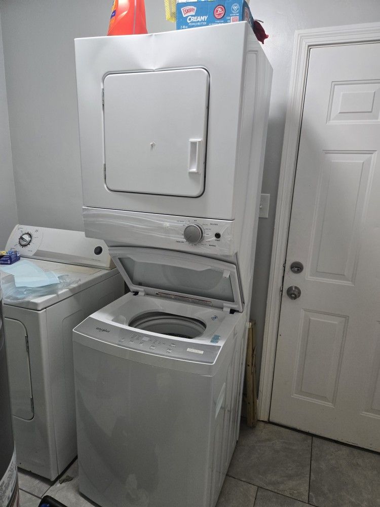 Whirlpool Stackable Washer Dryer