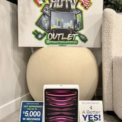 12.9” Apple iPad Pro 6th Gen m2 Chip WiFi 2TB floor model display 