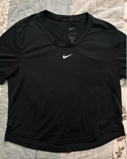 Cropped Nike Dri-Fit T-Shirt (S)