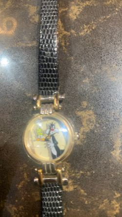 Tweety and Sylvester watch