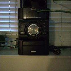 Sony Bookshelf Radio With iPod Docking 