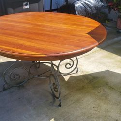 Round Table