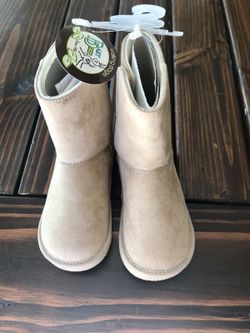 New Toddler Boots Size 4