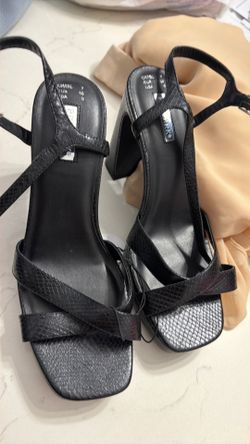 Black new sandals. Size US 9