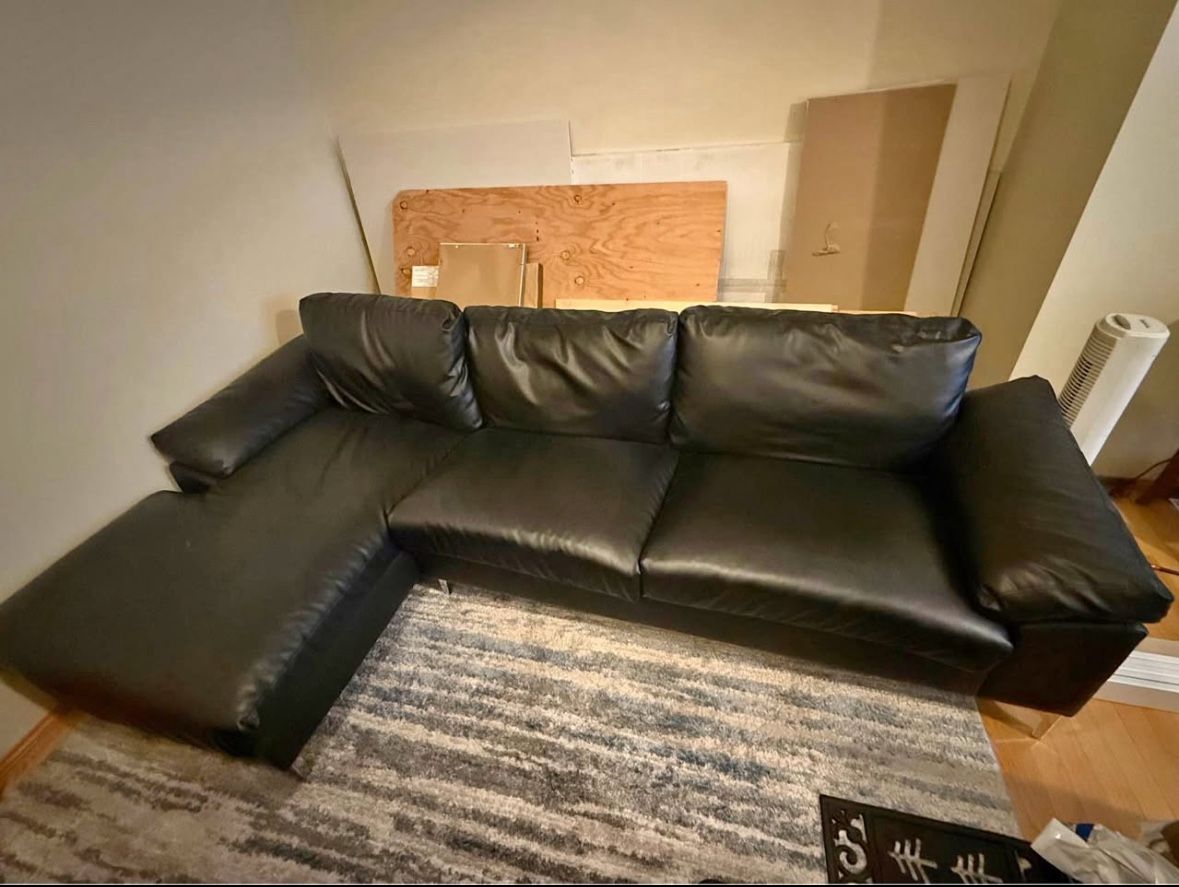 Black Pleather Sectional Couch “WE DELIVER”
