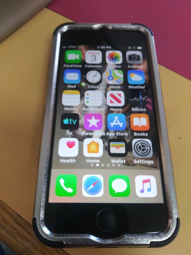 Brand new apple iphone8+ with accerieries