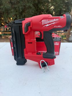 Milwaukee m18 18ga brad nailer