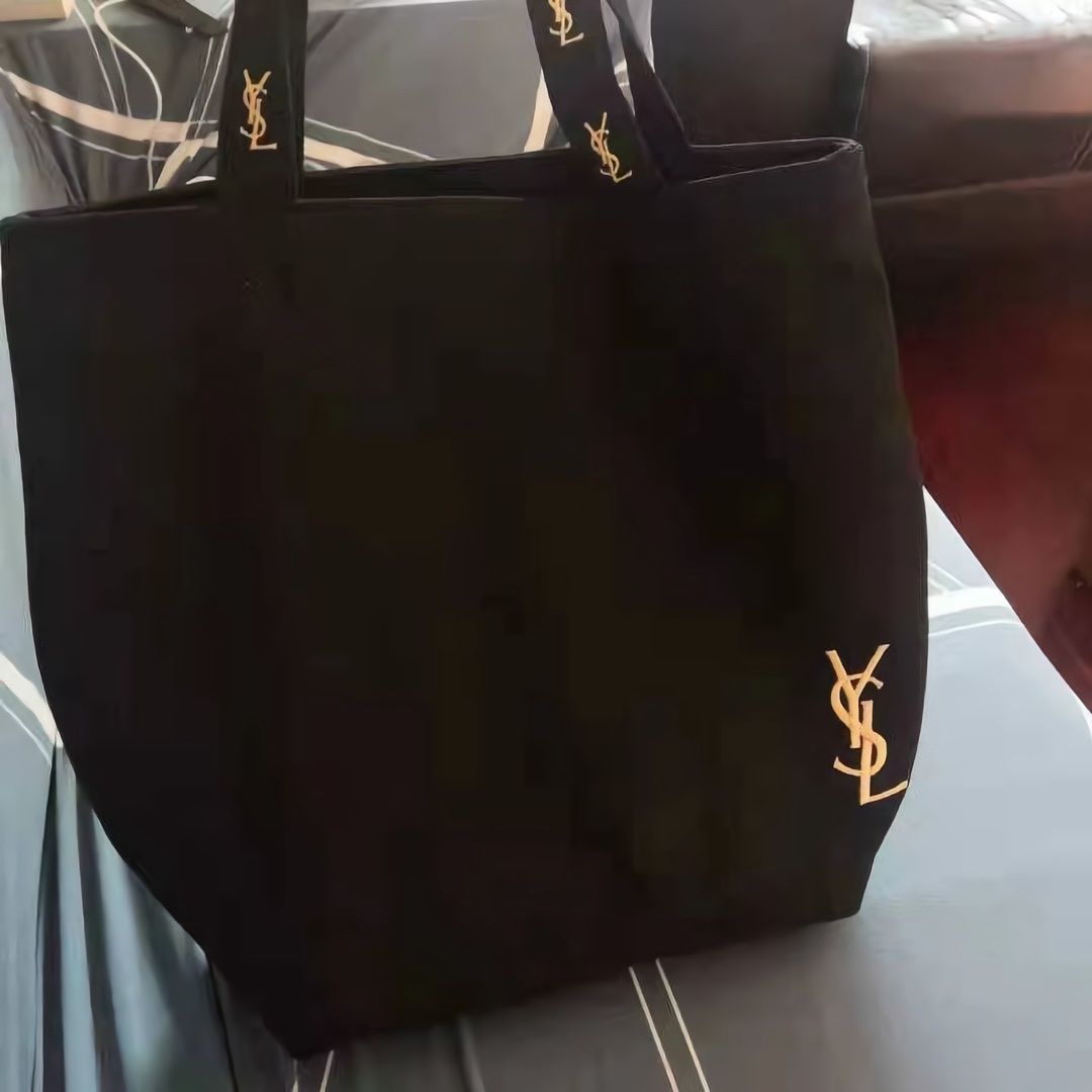 Ysl Perfume Vip Gift Tote Bag for Sale in Rosemead, CA - OfferUp