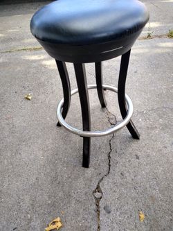Backless Black Leather 360 Degree Swivel Stool