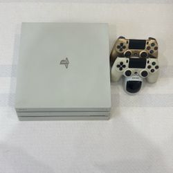 PlayStation 4 Pro White – Mint Condition – 2 Controllers + Wireless Charger 🔥